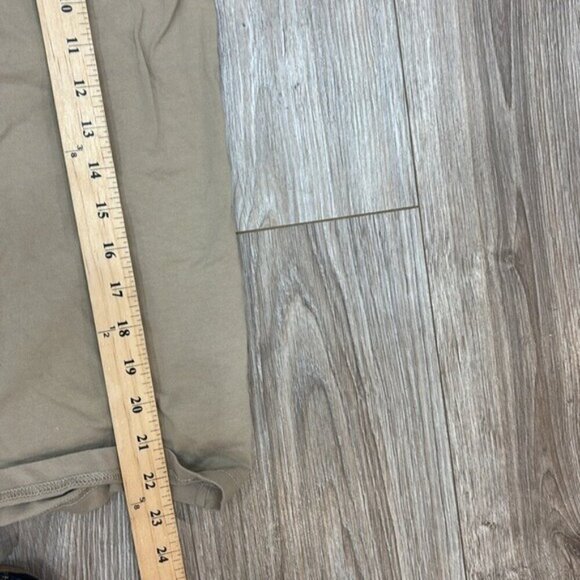 GAP Tan  Relaxed  Snoopy Graphic Tee size XS men - Picture 7 of 7